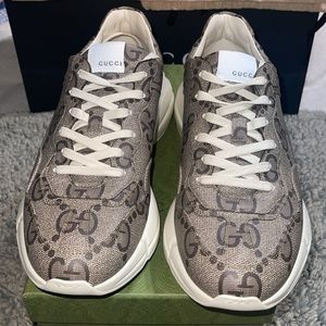 Gucci Men's 100 Rhyton Low Top Sneakers Authentic